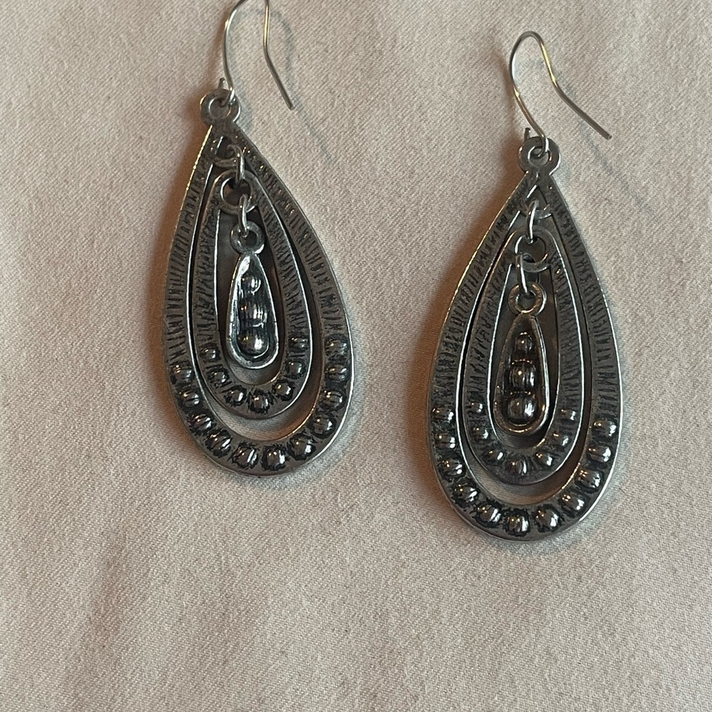 Vintage Silver and Purple Teardrop Earrings - Picture 3 of 4